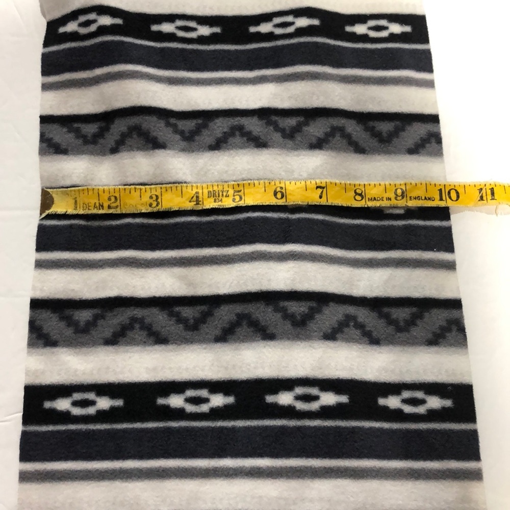 Old Navy fleece blue and gray infinity scarf - Picture 6 of 6